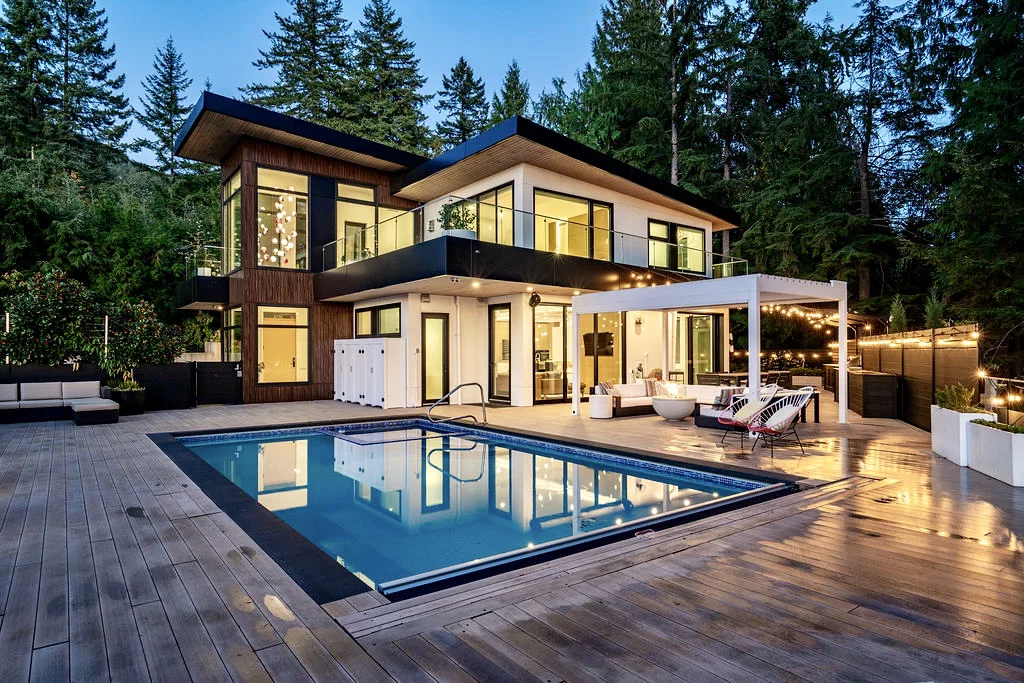 Modern home with pool — Kelowna luxury property